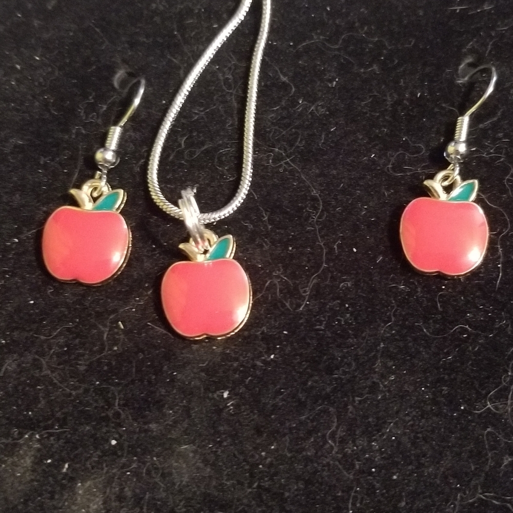 Apple set!